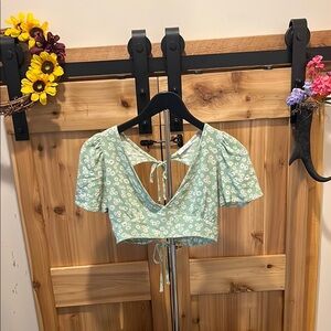 Timing Light Green Floral Puff Sleeve Crop Top